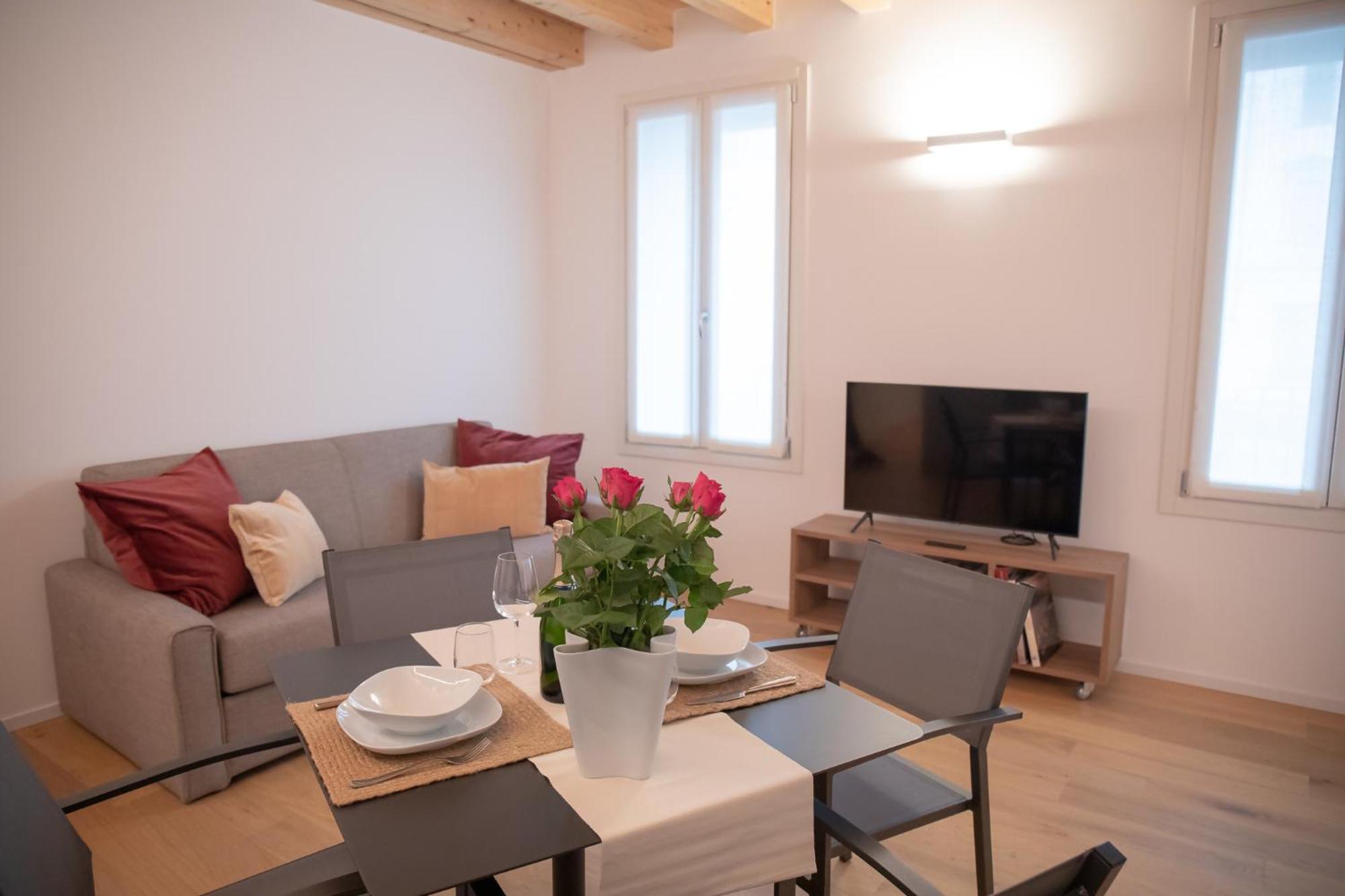 Amendola City View Apartments Suite Romantica Como Eksteriør billede
