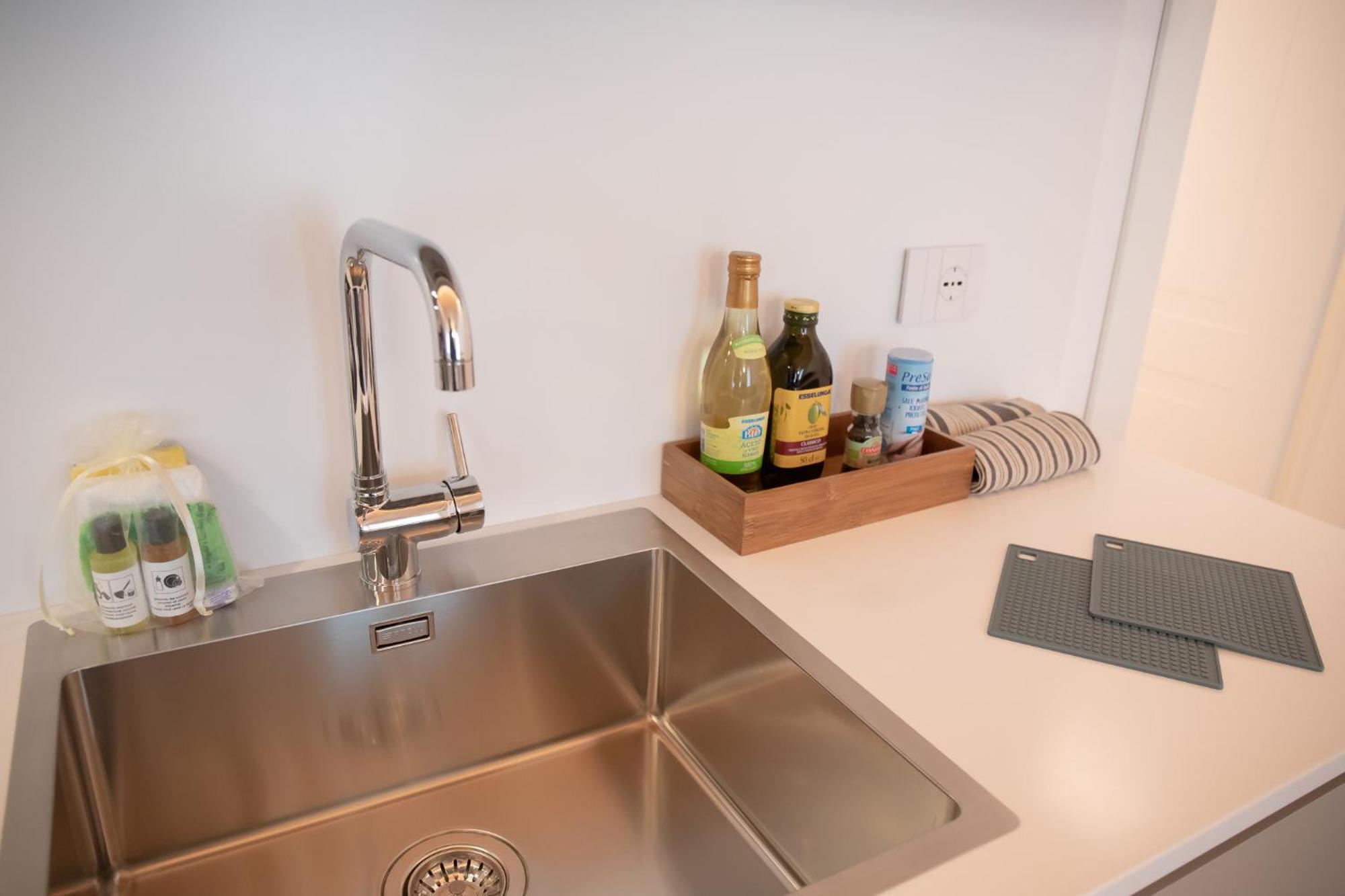 Romantic White Apartment - 5 Minutes From The Lake Como Eksteriør billede