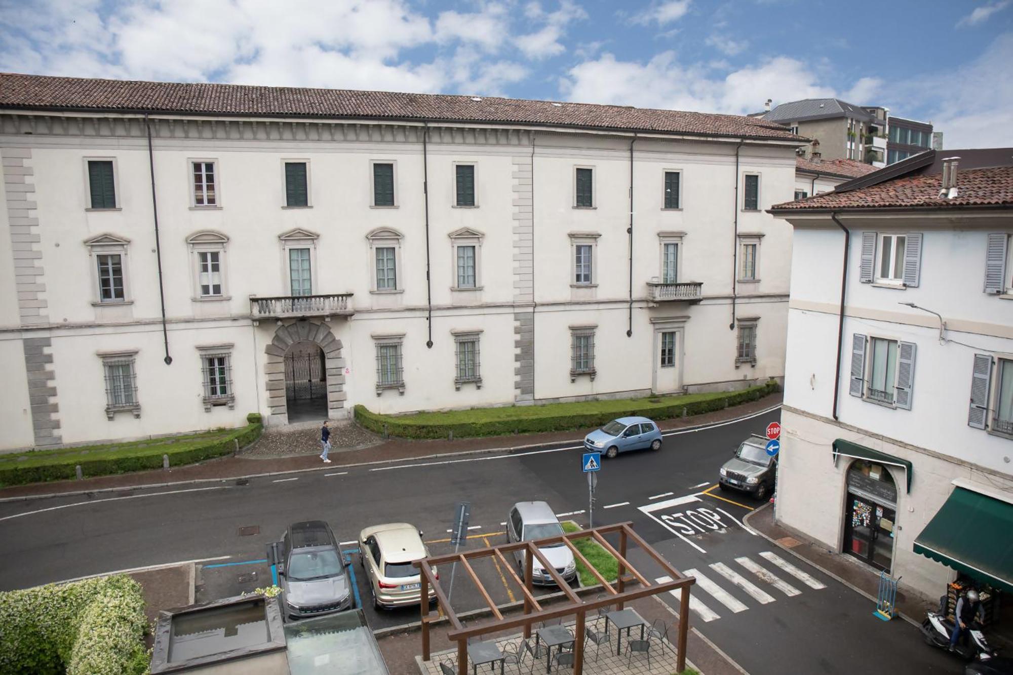 Romantic White Apartment - 5 Minutes From The Lake Como Eksteriør billede